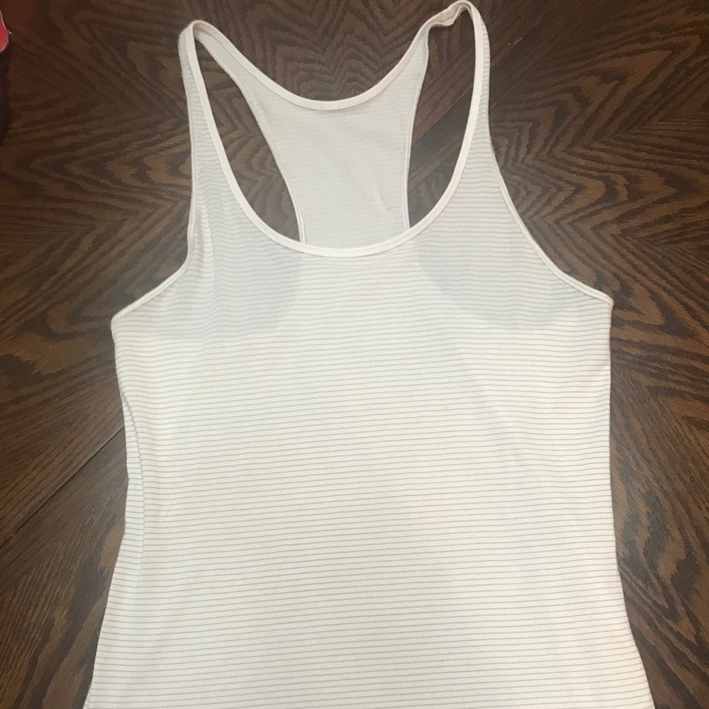 Lululemon tank top.